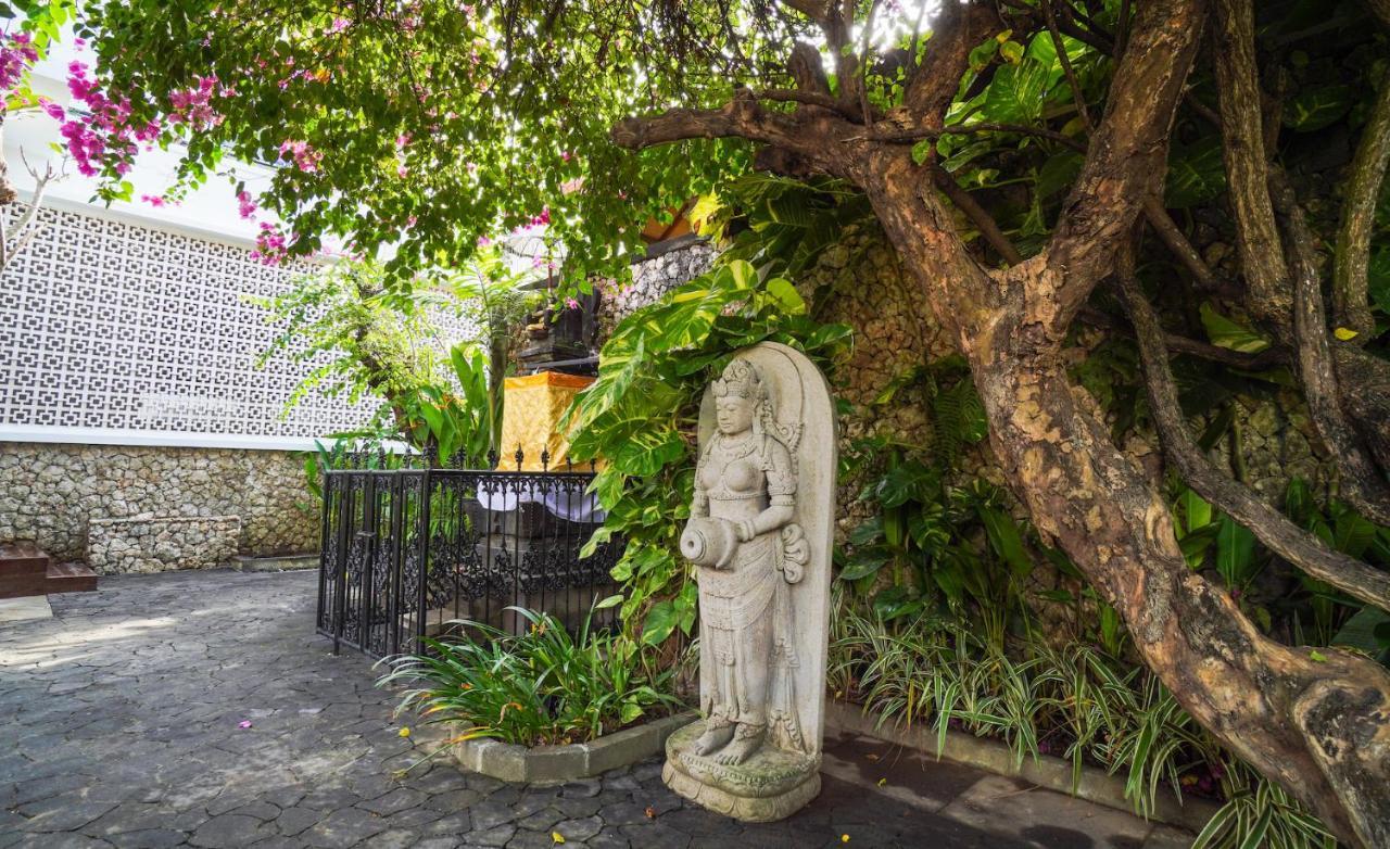 Giri Bhagawan Villas & Spa Nusa Dua  Exterior photo