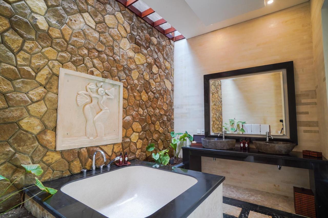 Giri Bhagawan Villas & Spa Nusa Dua  Exterior photo