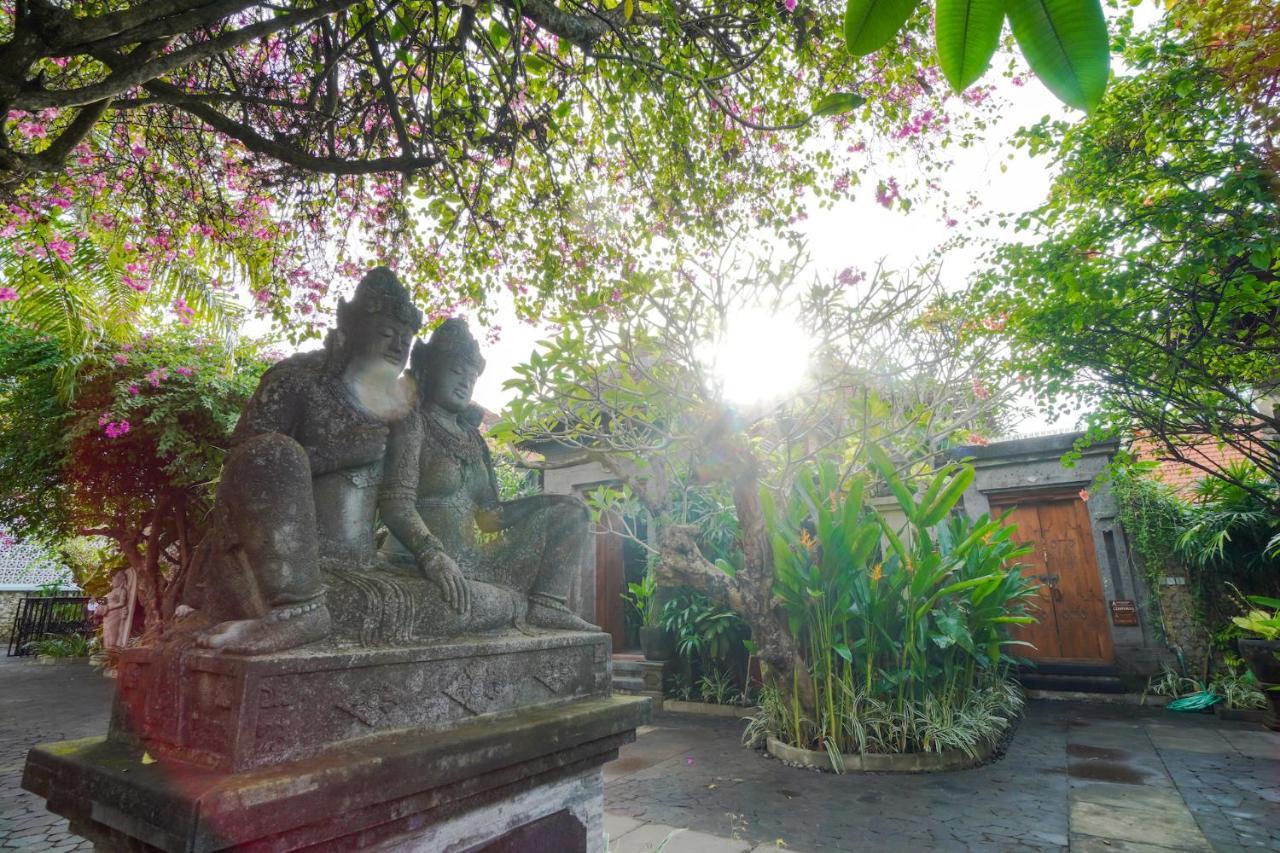 Giri Bhagawan Villas & Spa Nusa Dua  Exterior photo